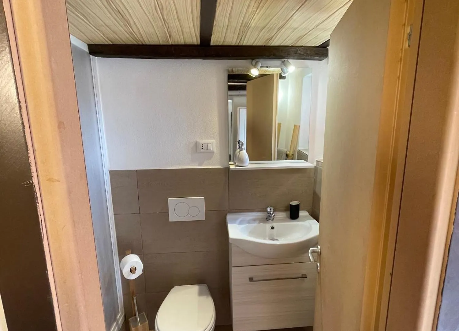 Konukevi Shardana House- Free Parking Otel La Spezia
