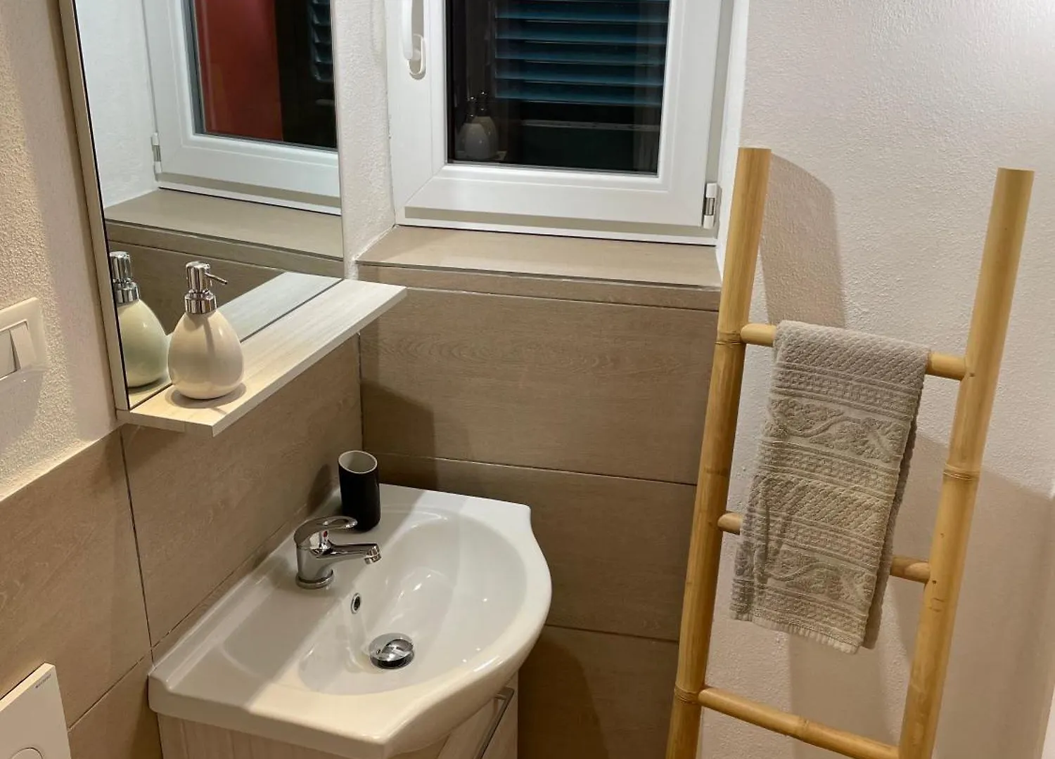 Konukevi Shardana House- Free Parking Otel La Spezia İtalya