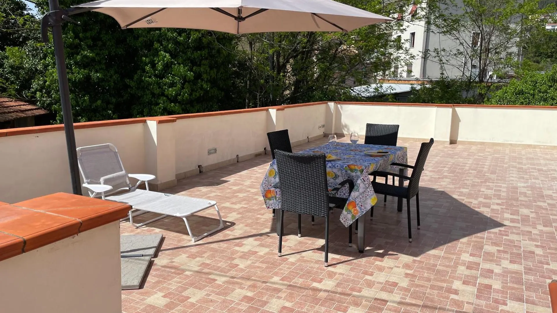Konukevi Shardana House- Free Parking Otel La Spezia